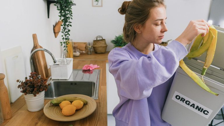 Composte en ville : Les 5 astuces pour réussir en appartement