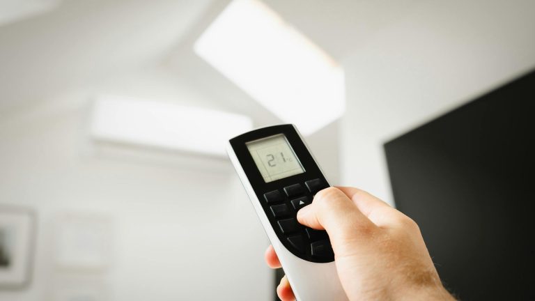Installation de climatisation : 5 aides financières pour 2026