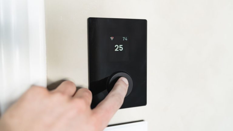 Chauffe-eau thermodynamique et heures creuses : le programmer est-il rentable ?