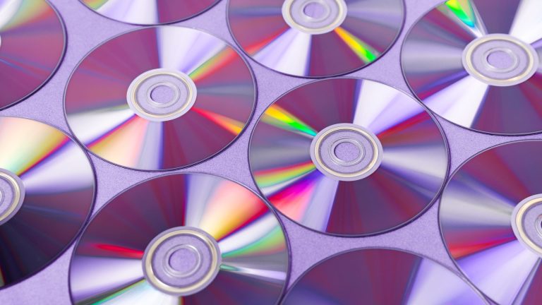Recyclage DVD et CD : comment trier et où déposer vos disques ?